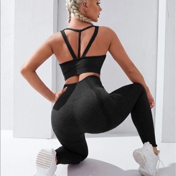 Activewear Set - Picture 2 of 3